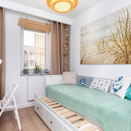 Marine Apartment 9B By Noclegi Renters Дзівнувек Екстер'єр фото